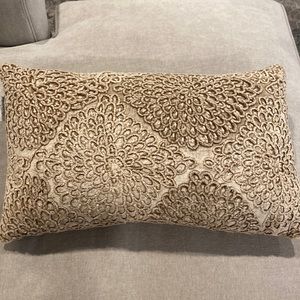 Velvet Pillow, insert included